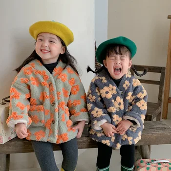 Mergaitės paltas 2023 Žiema Korėjos vaikų šilta striukė V kaklo vilna Vaiko kailis Trimatis gėlių ir aksomo paltas