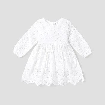 PatPat Baby Girl 95% medvilnė ilgomis rankovėmis Tuščiavidurė gėlėmis siuvinėta suknelė
