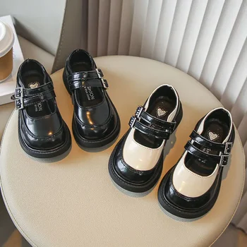 Mergaičių juodai balti maži odiniai batai 2024 Pavasario nauja vaikų mada Minkštas padas Britiško stiliaus vienviečiai batai 23-36