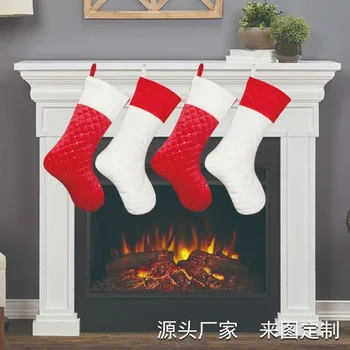 www.eventboutique.lt Naujausia mados tendencija Kalėdinės kojinės Dovanų papuošalai Pakabuko dovana su vaikų kojų šildytuvais