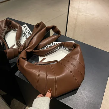Aukščiausios kokybės minkštos odos pusmėnulio kryžminės rankinės moterims 2023 m Naujos mados prabangios dizainerių rankinės Moteriškos Hobos pečių krepšys